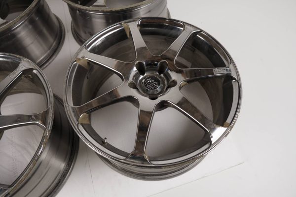 AVS MODEL 6 18インチ 5穴 8J +40 9J +45 シルバー AVS MODEL 6 18インチ 5穴 8J +40 9J +45 シルバー