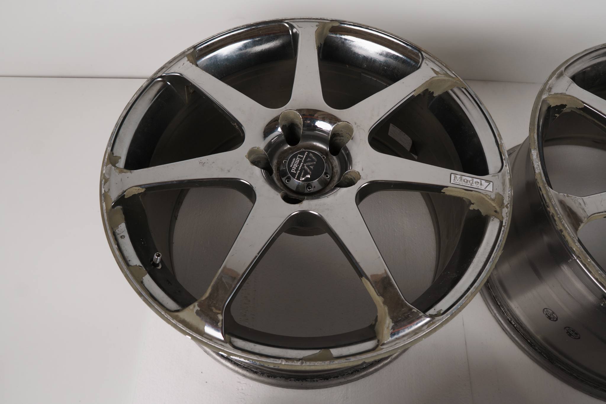 Advan Yokohama AVS Model 7 18′ 8J + 45 9J + 38 5×114.3 – JDM